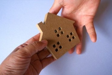 家の名義変更とは？相続登記をしないリスクや手続きの流れ・必要書類を解説